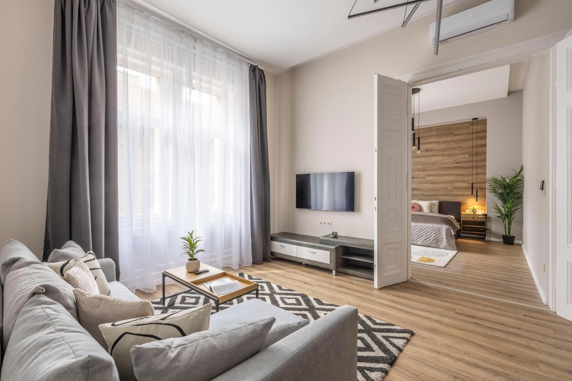 Exclusive Stylish Suite By Prestige Homes Next To The Oktogon Budapest Luaran gambar