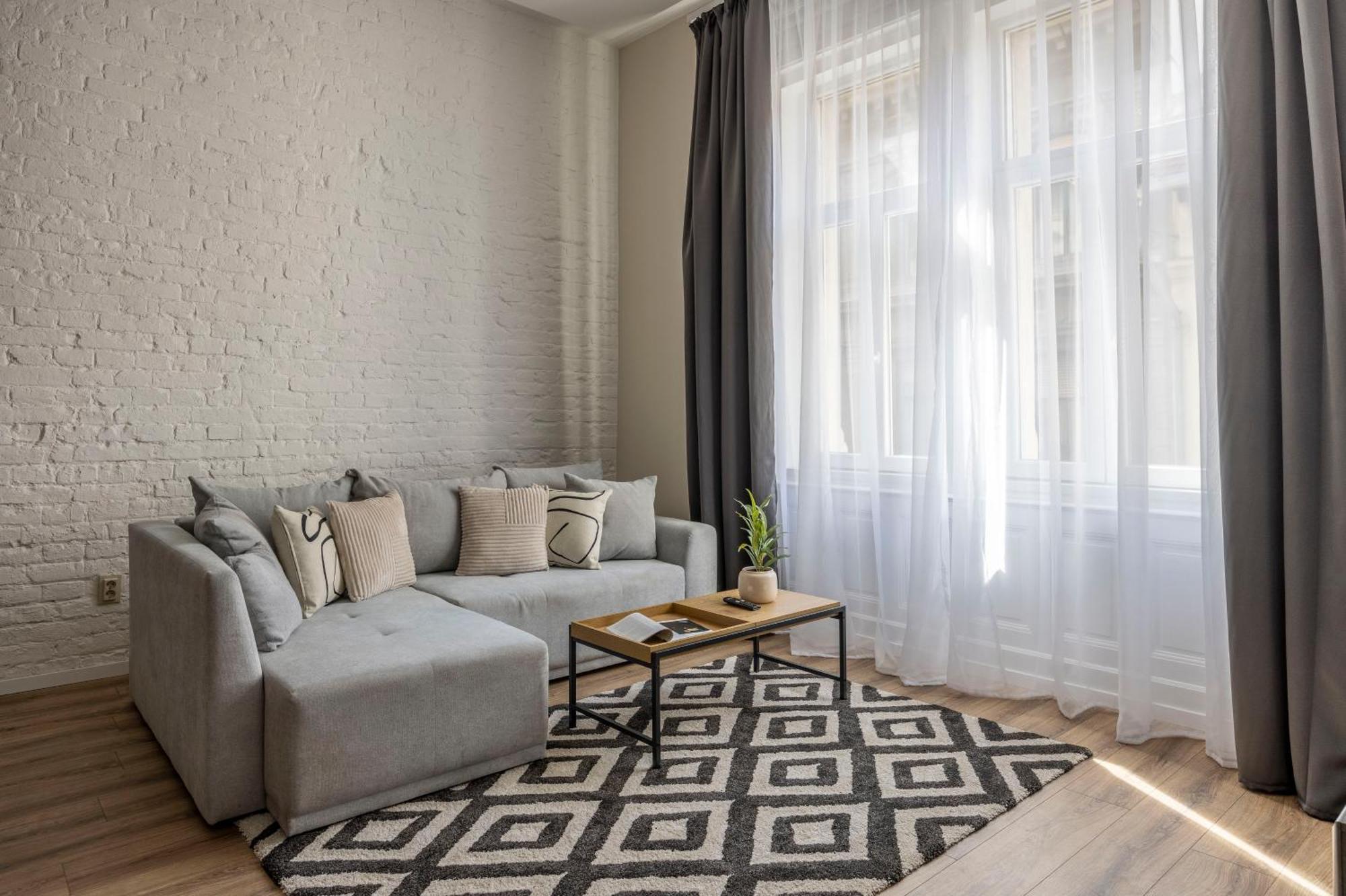 Exclusive Stylish Suite By Prestige Homes Next To The Oktogon Budapest Luaran gambar